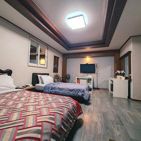 Galleria Hotel Andong Bagian luar foto