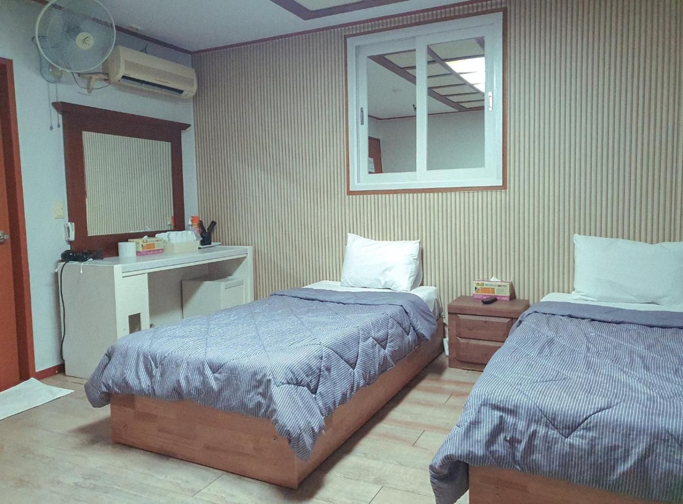 Galleria Hotel Andong Bagian luar foto